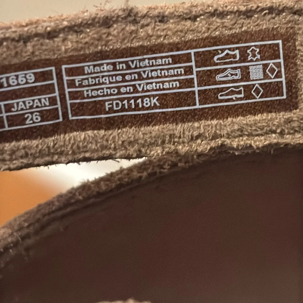 Koolaburra By UGG Tan Sandals with Modern Cut-Out Design